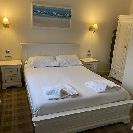 Trinity House - Part Of The The Bay Village With Pool, Gym And Direct Access, Pub, Restaurant, Tennis And Meadows Walks 파일리