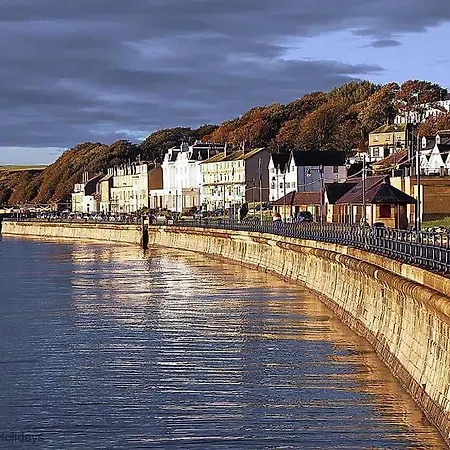 Trinity House - Part Of The The Bay Village With Pool, Gym And Direct Access, Pub, Restaurant, Tennis And Meadows Walks