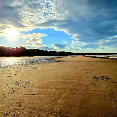 Trinity House - Part Of The The Bay Village With Pool, Gym And Direct Access, Pub, Restaurant, Tennis And Meadows Walks 펜션