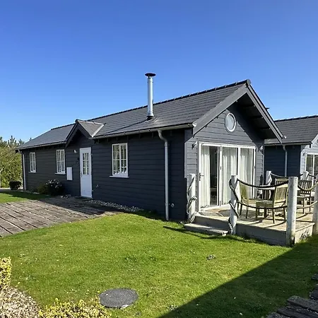Ferienhaus Trinity House - Part Of The The Bay Village With Pool, Gym And Direct Access, Pub, Restaurant, Tennis And Meadows Walks Filey