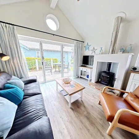 度假居 Trinity House - Part Of The The Bay Village With Pool, Gym And Direct Access, Pub, Restaurant, Tennis And Meadows Walks 法利