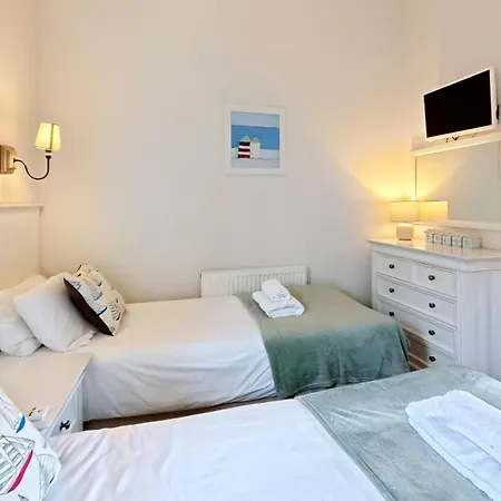Vakantiehuis Trinity House - Part Of The The Bay Village With Pool, Gym And Direct Access, Pub, Restaurant, Tennis And Meadows Walks