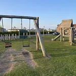 Trinity House - Part Of The The Bay Village With Pool, Gym And Direct Access, Pub, Restaurant, Tennis And Meadows Walks בית נופש פילי