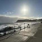 Trinity House - Part Of The The Bay Village With Pool, Gym And Direct Access, Pub, Restaurant, Tennis And Meadows Walks בית נופש