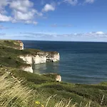 Trinity House - Part Of The The Bay Village With Pool, Gym And Direct Access, Pub, Restaurant, Tennis And Meadows Walks פילי